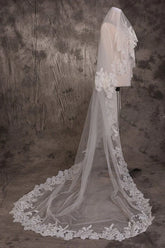 Elegant Lace Tulle Wedding Veil One Tier